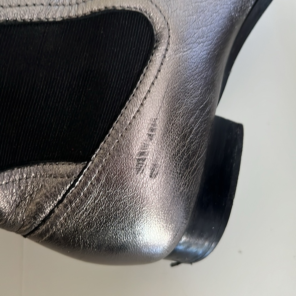 Rag & Bone Silver/Gunmetal Chelsea Booties - Size 38.5 - Picture 6 of 11